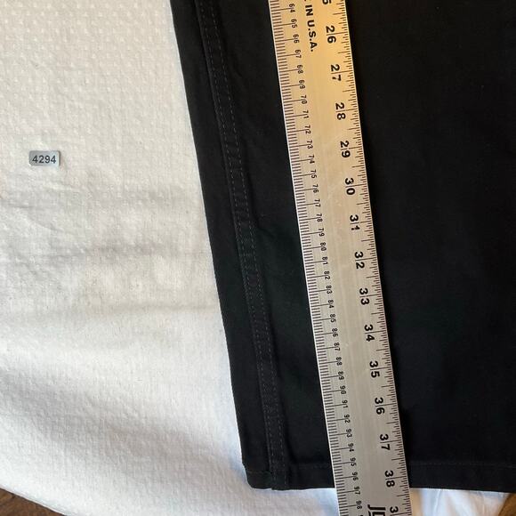 Wrangler Men Jeans size 32 x 30 Black Mid Rise Straight Fit - Picture 3 of 11